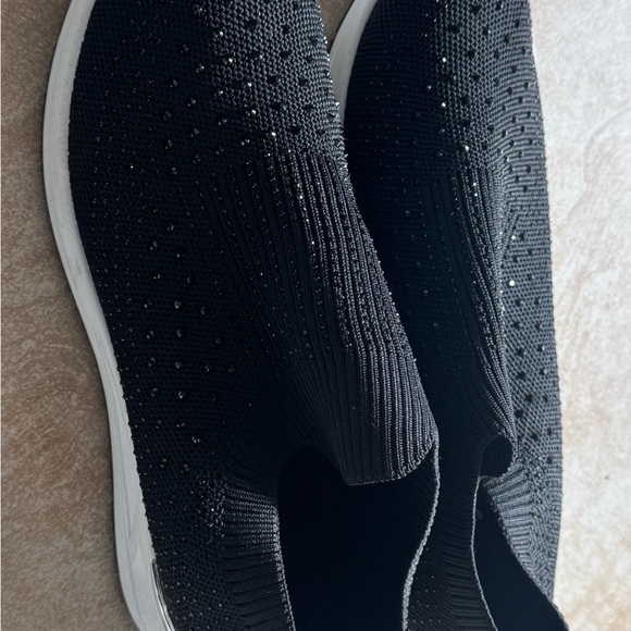 Tommy Bahama Black Knit Slip-On Athletic Shoes - Picture 4 of 5